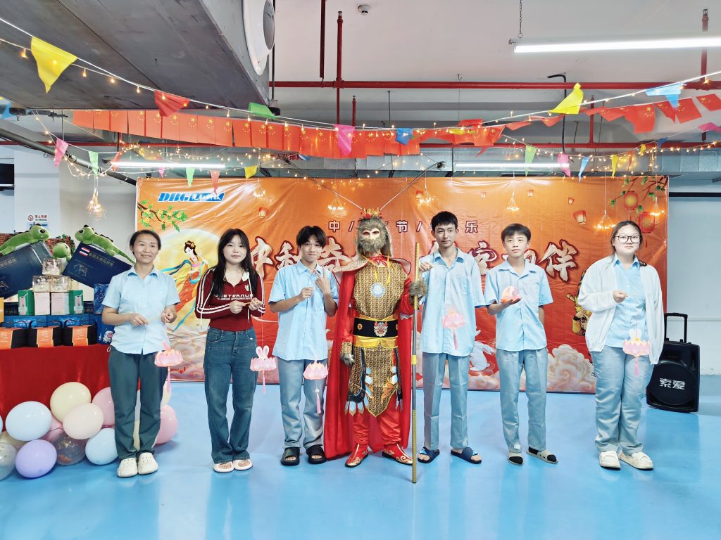 9 1024x768 - The Mid Autumn Festival joyful activities have come to a successful end